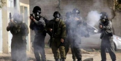 إصابات بالاختناق خلال مواجهات مع الاحتلال قرب الحرم الإبراهيمي