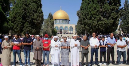 70 ألفا يؤدون صلاة الجمعة في المسجد الأقصى