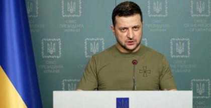 زيلينسكي يتعهد بمواصلة القتال حتى تحرير الأراضي الأوكرانية