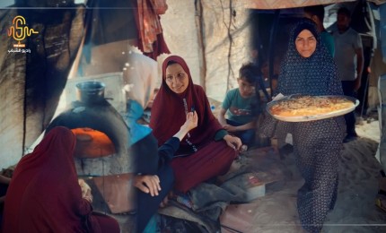 فيديو// وسط الحرب والدمار.. عائلة فلسطينية نازحة تتحدى المعاناة للبقاء على قيد الحياة