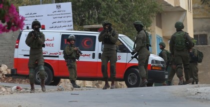 "الهلال الأحمر": الاحتلال يعتدي على طواقمنا ومركباتنا بشكل يومي